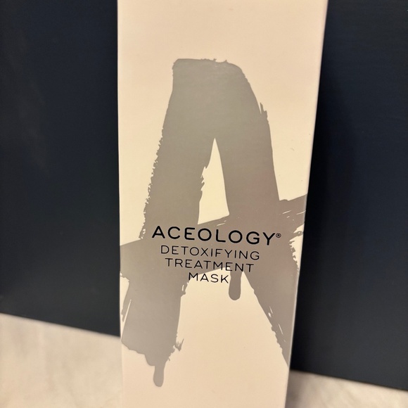 ACEOLOGY Other - ACEOLOGY DETOXIFYING MASK TREATMENT